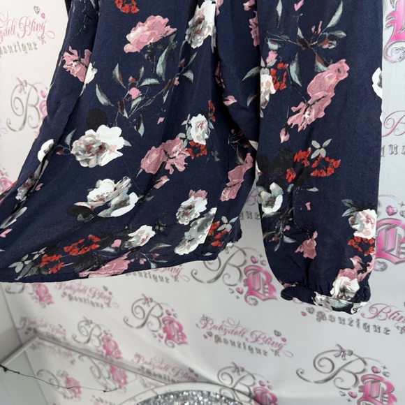 RW&CO. Long sleeve shirt, flowers, blue red light, pink, Navy Floral Blouse - Picture 5 of 14